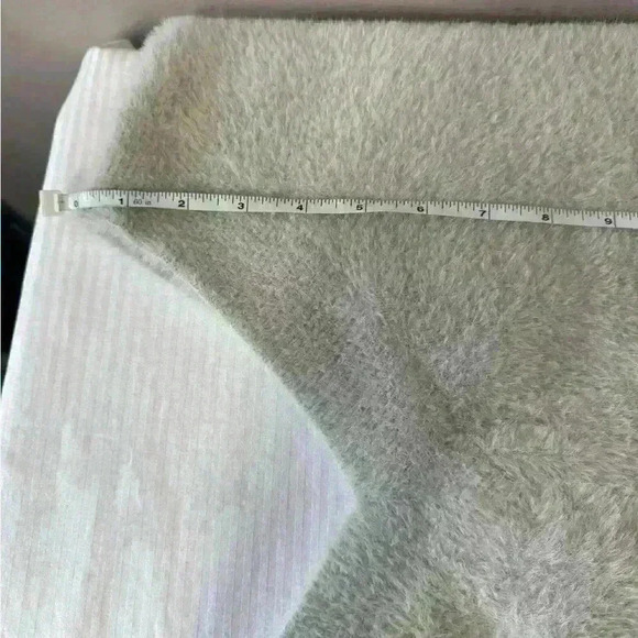 5 for $25| Fashion Nova soft fuzzy light gray v neck long sleeve sweater 2x - Picture 8 of 11